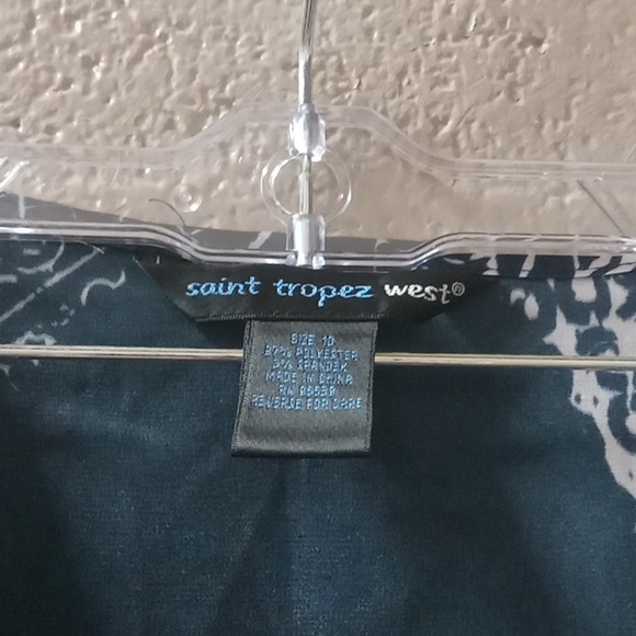 Saint tropez west size 10 bell 3/4 sleeve silky v-neck top - Picture 3 of 3